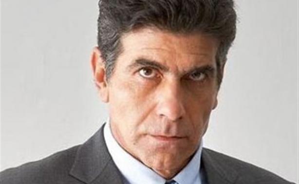 Γιάννης Μπέζος: «Για τους ατάλαντους, τους αγράμματους και τους κοπρίτες είμαι δύσκολος»!