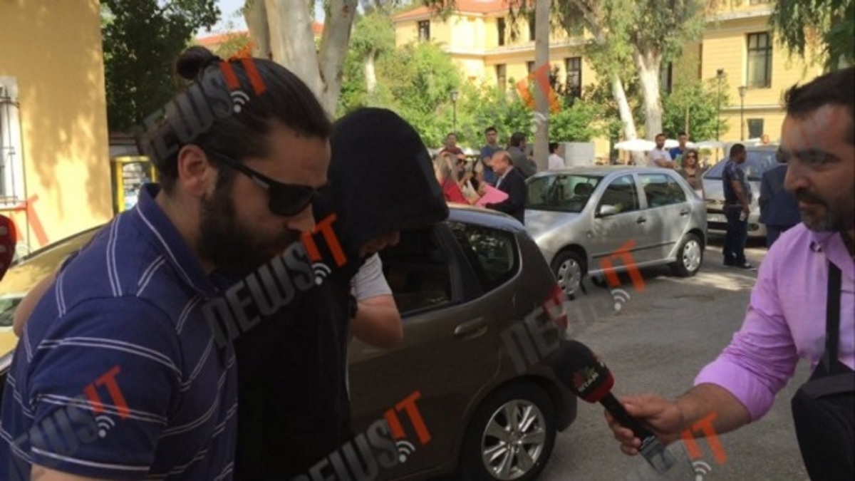 Η μάνα του “δράκου” στο Live News: «Δεν ήθελε να τους κάνει κακό!»