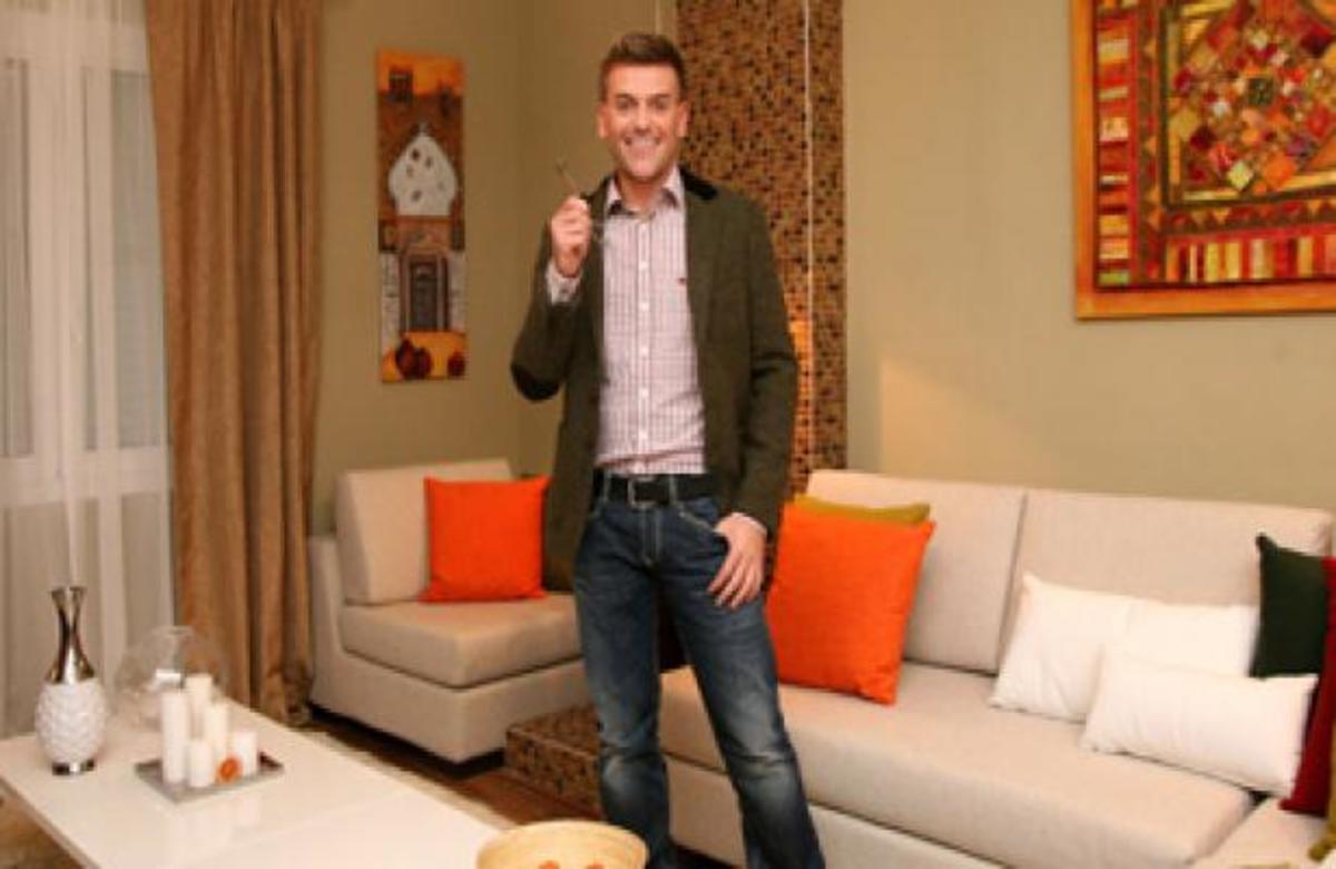 Αλλάζει μέρα προβολής η εκπομπή ”Με το Δεξί”!