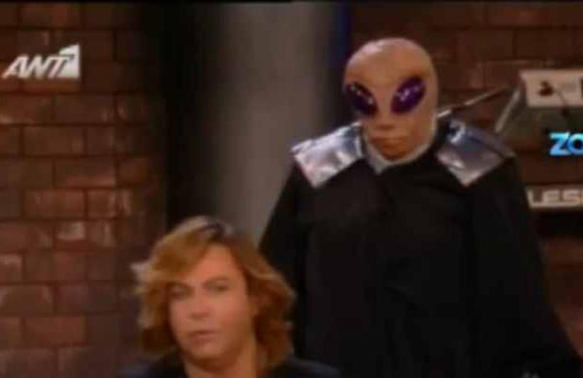 Όταν οι διάσημοι της TV ξεκαρδίζονται!