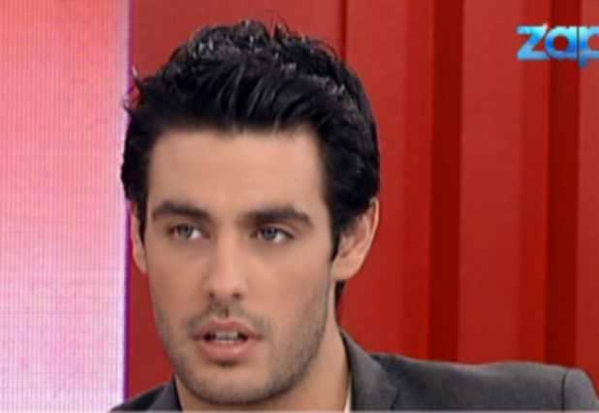 Ο Κώστας Μαρτάκης αποκάλυψε λεπτομέρειες για  την πρώτη του σεξουαλική επαφή…