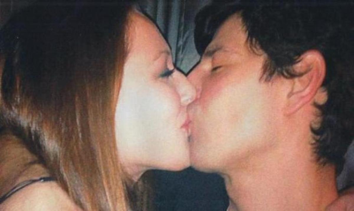 Σάκης-Κάτια: Καυτά φιλιά στο πάρτι γενεθλίων του