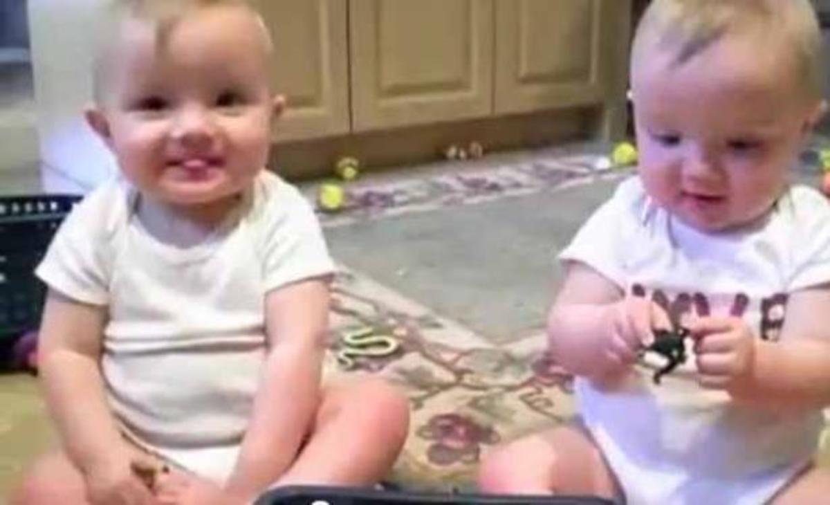 Τα μωρά που μιμούνται το… φτέρνισμα του μπαμπά