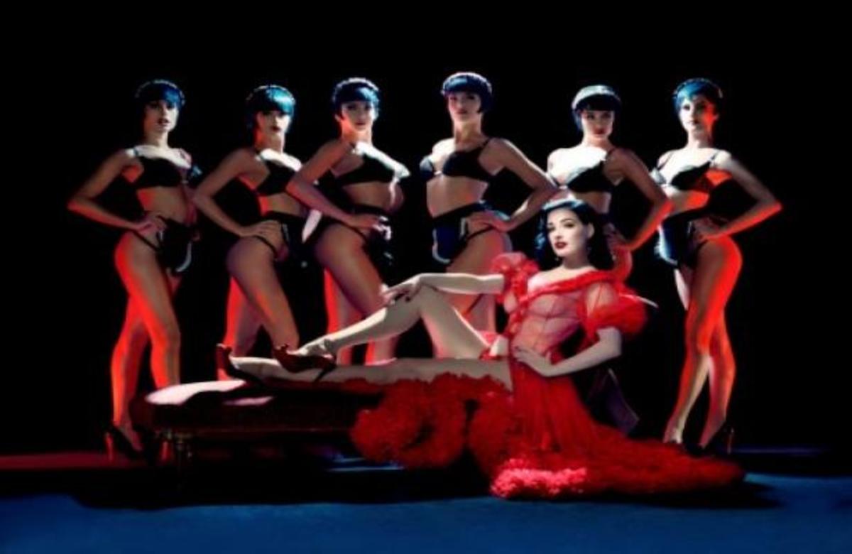 Οι γυμνές χορεύτριες του Crazy Horse θα πάρουν τελικά… αύξηση!