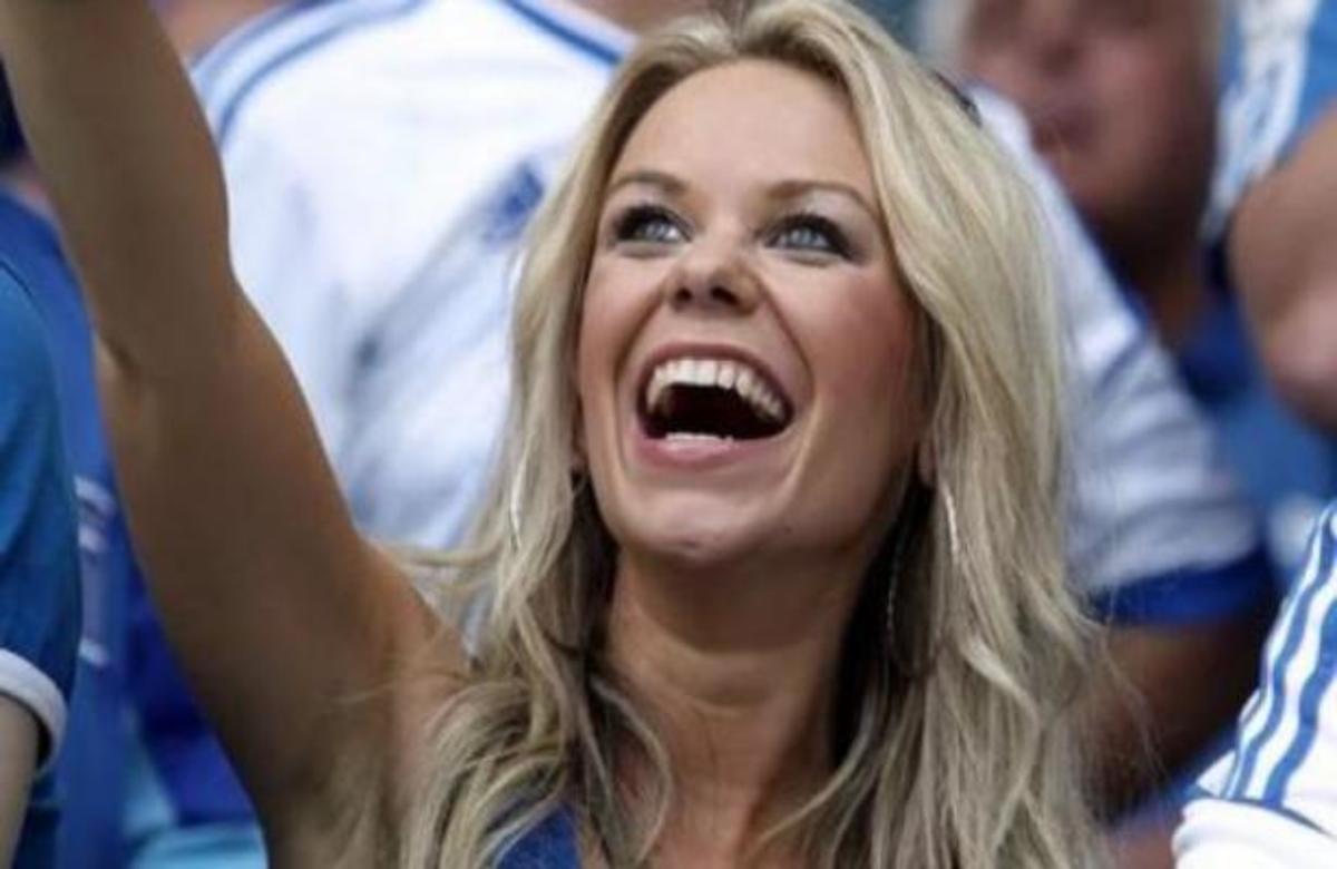Η sexy Ελληνίδα που έκλεψε τις εντυπώσεις στο Euro!