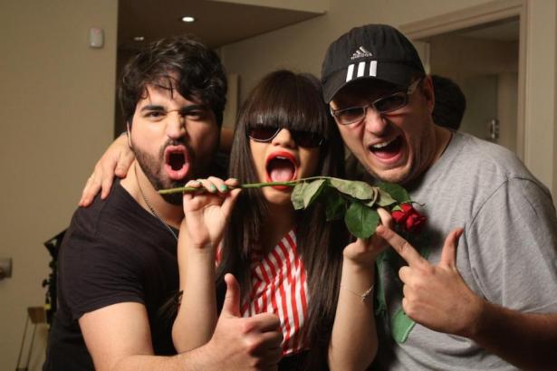 Ο σωσίας του Ζακ Γαλιφιανάκη με τη Nikki Lee δια…χειρός Τσαουσόπουλου!