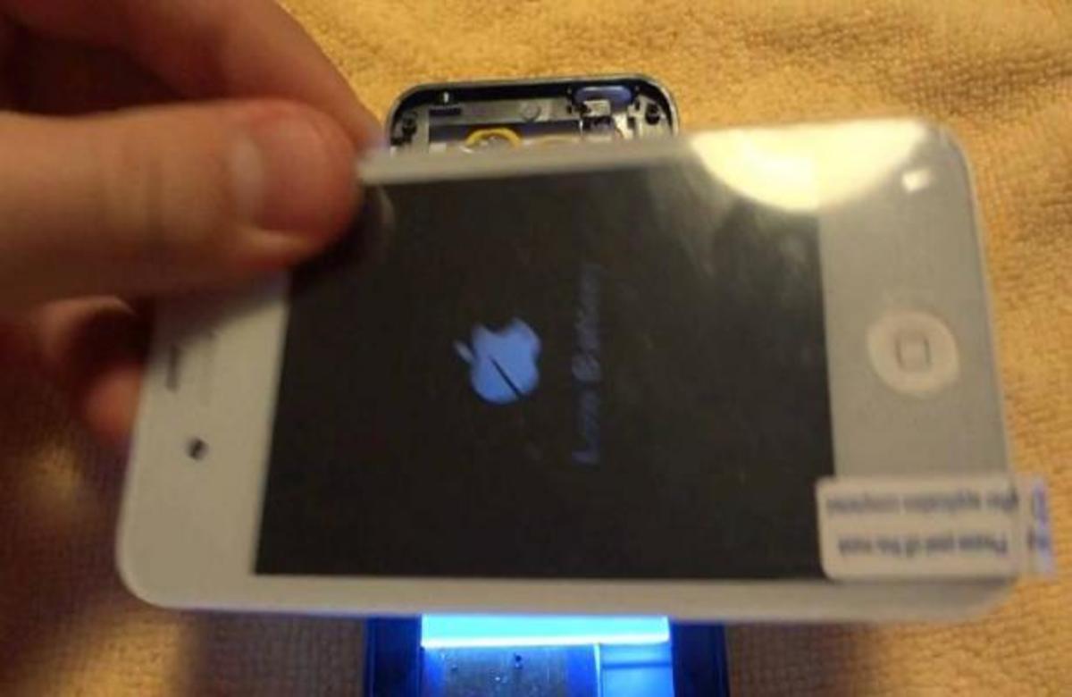 ΠΡΟΣΟΧΗ! Πουλάνε ψεύτικα iPhone που μέσα είναι κενά!