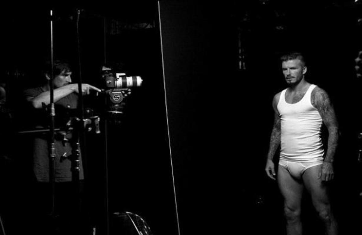 Κορίτσια… κυκλοφόρησαν νέες φωτογραφίες του D. Beckham με εσώρουχα!