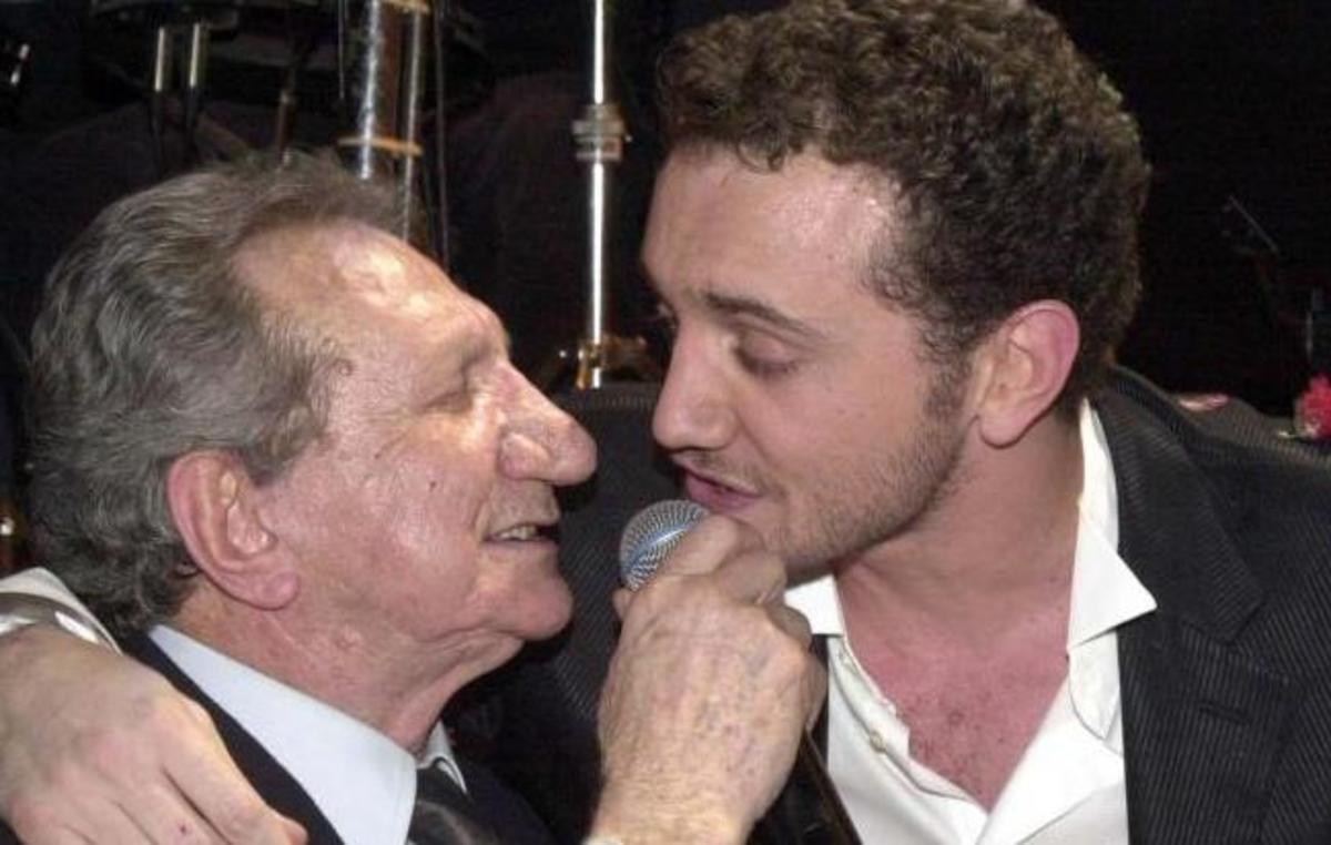 Πέθανε ο τραγουδιστής Μιχάλης Μενιδιάτης.Tι είπε ο γιος του Χρήστος στο TLIFE