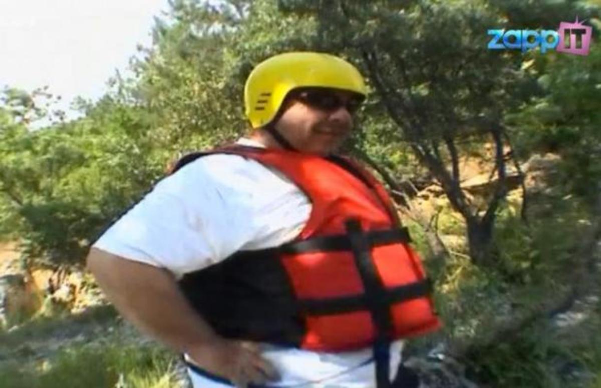 Δείτε τον Ηλία Μαμαλάκη να κάνει ράφτινγκ και να τραγουδάει χιπ-χοπ!