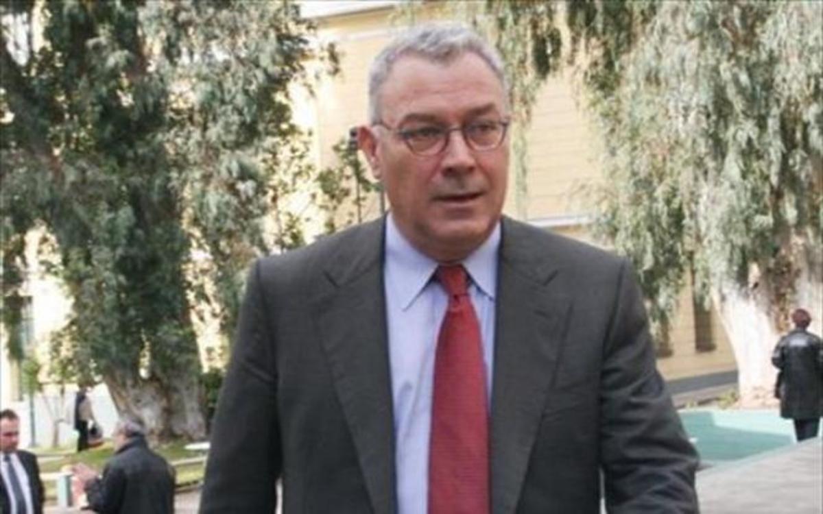 Κορυφαία Ελληνίδα τραγουδίστρια αποκαλεί “σκουπίδι” τον Μανώλη Καψή! Δείτε τι του έγραψε στο twitter