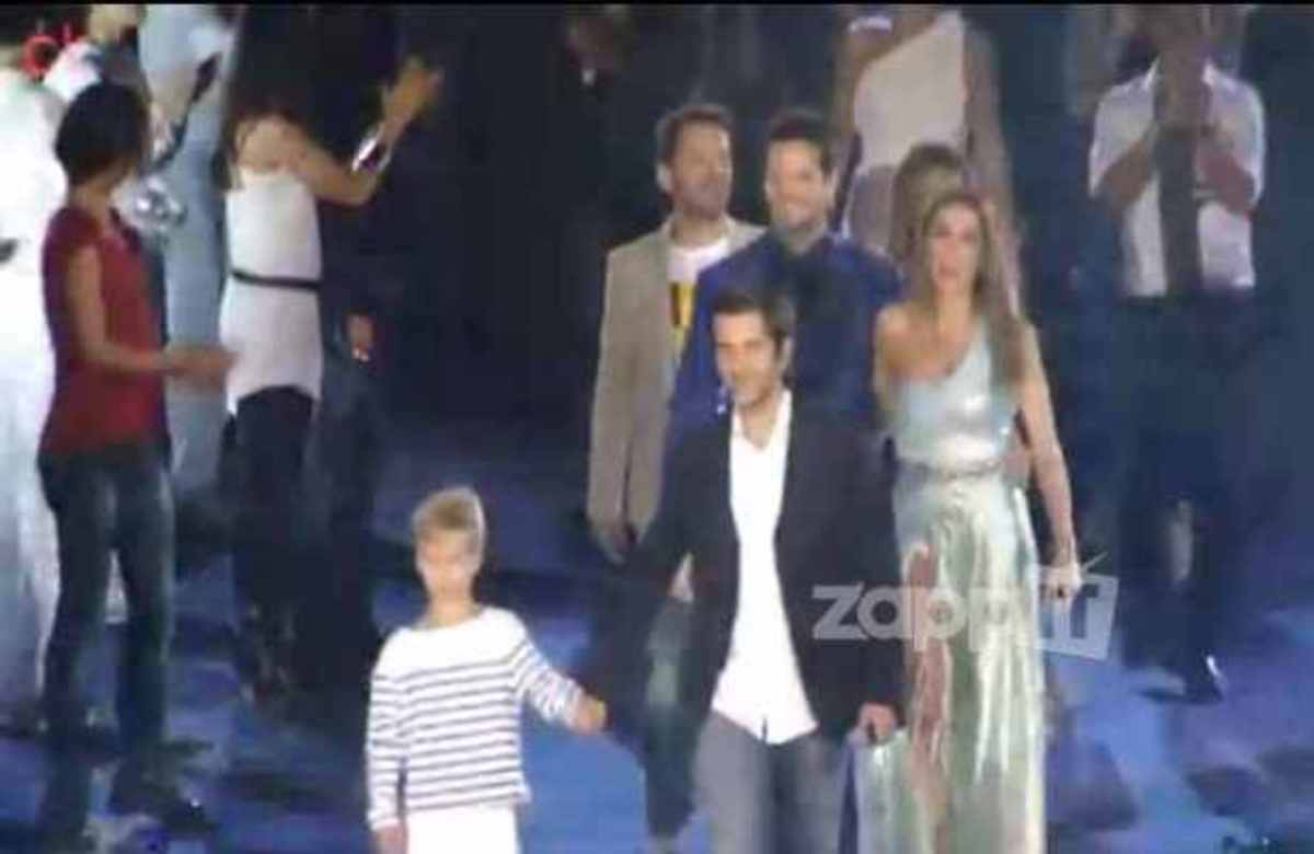 Με συγκίνηση τελείωσε η μεγάλη συναυλία για τα 20 χρόνια του Φοίβου! ΔΕΙΤΕ βίντεο!