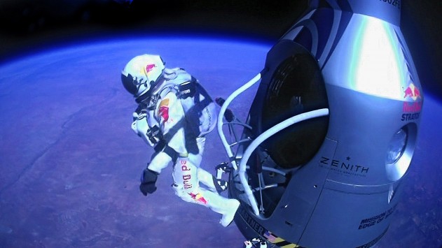 RED BULL STRATOS: Τα 4:19’’ της ελεύθερης πτώσης από το διάστημα