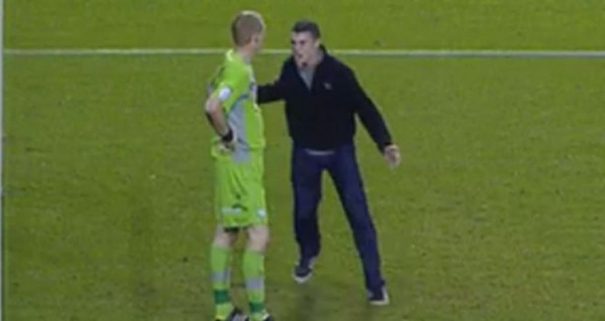 Η σφαλιάρα της χρονιάς! (VIDEO)