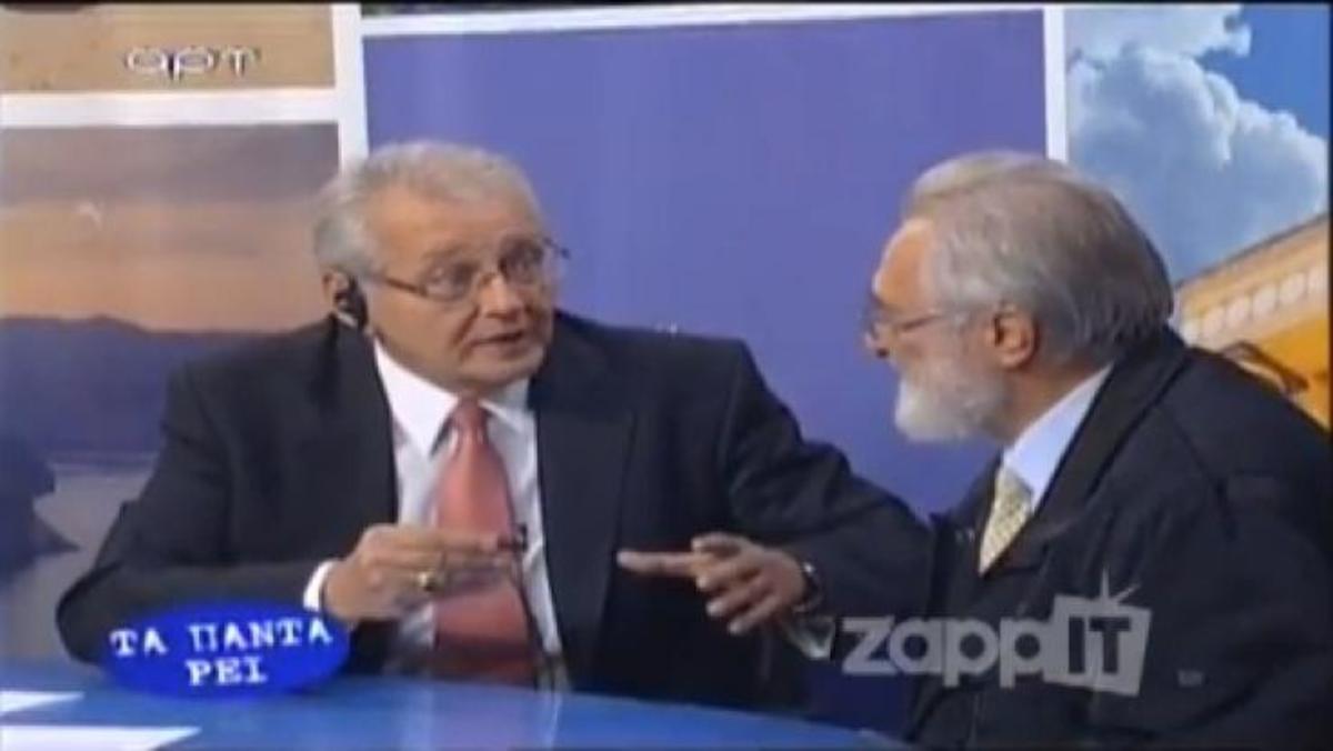 Ο Γιάννης Σμαραγδής άργησε να πάει στην εκπομπή του Δημήτρη Κωνσταντάρα, λόγω κίνησης και έτσι μοιράστηκαν το ίδιο μικρόφωνο!