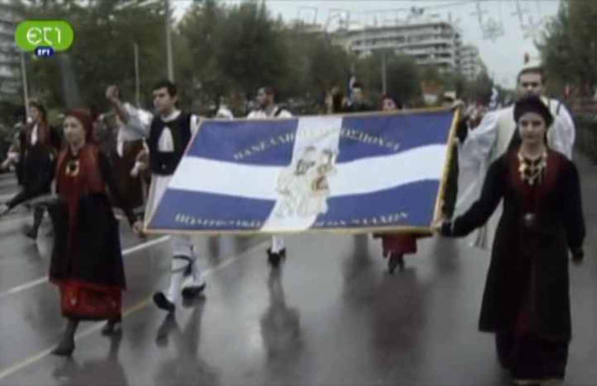 Πρωινό Κυριακής με παρέλαση στην κρατική τηλεόραση