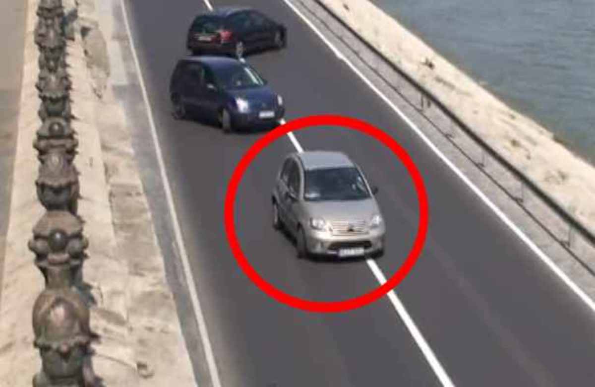 Γυναίκα οδηγός κάνει απόπειρα επί τόπου στροφής – Νυχτα πήρε το δίπλωμα!