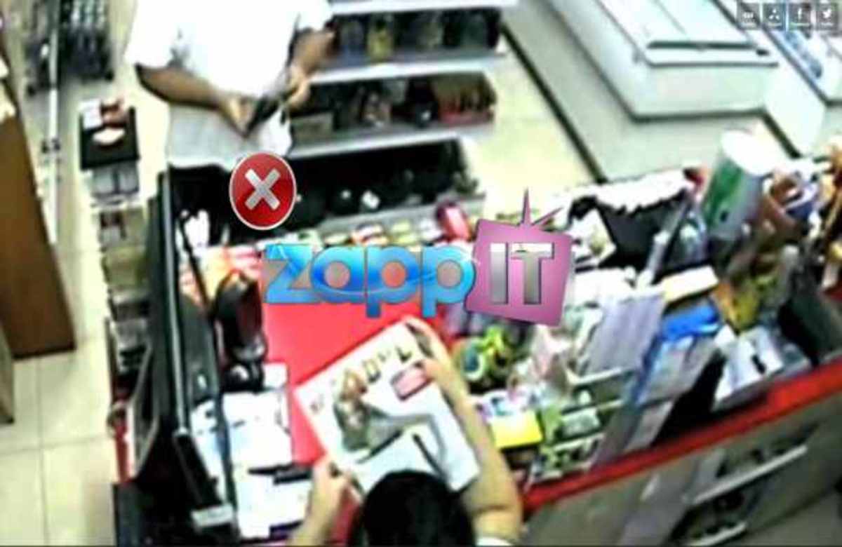 ΑΠΙΣΤΕΥΤΟ! Αστυνομικός επιδειξίας σοκάρει την ταμία του σουπερ μάρκετ!