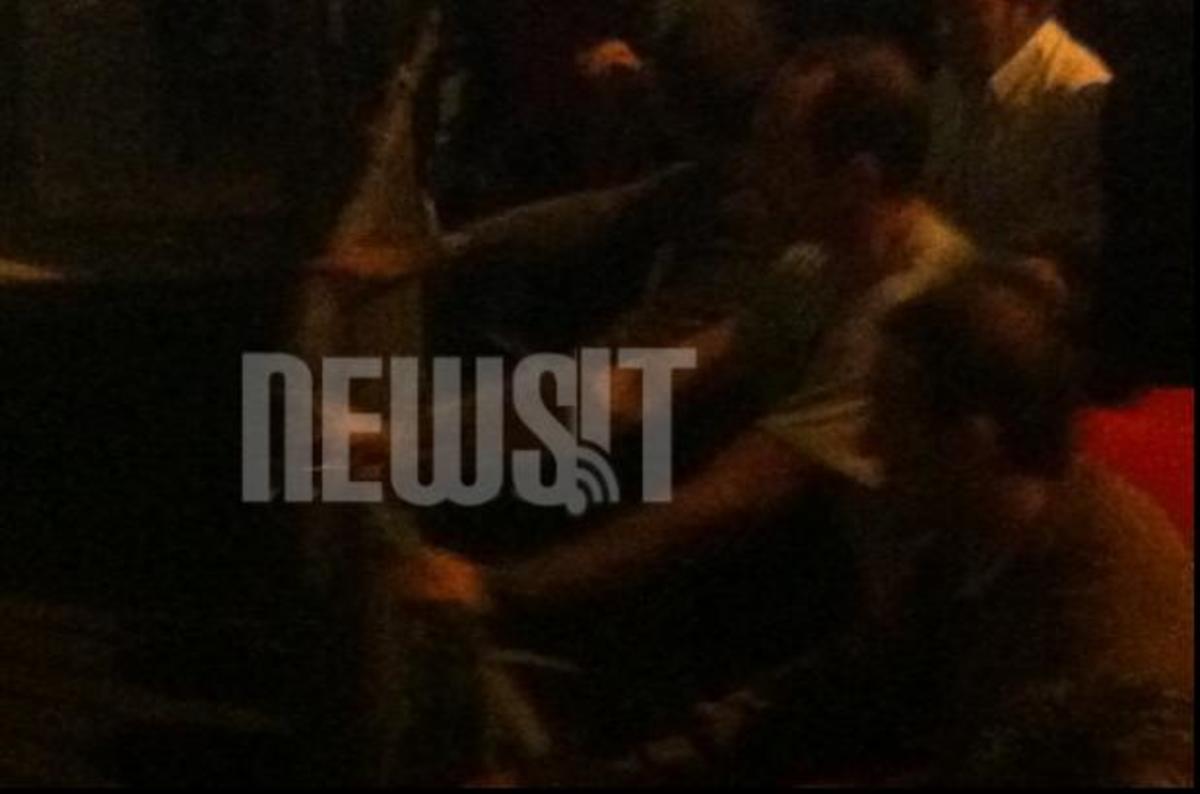 “Επιχείρηση σκούπα” στο Σύνταγμα όπου νωρίτερα μετατράπηκε σε πεδίο μάχης