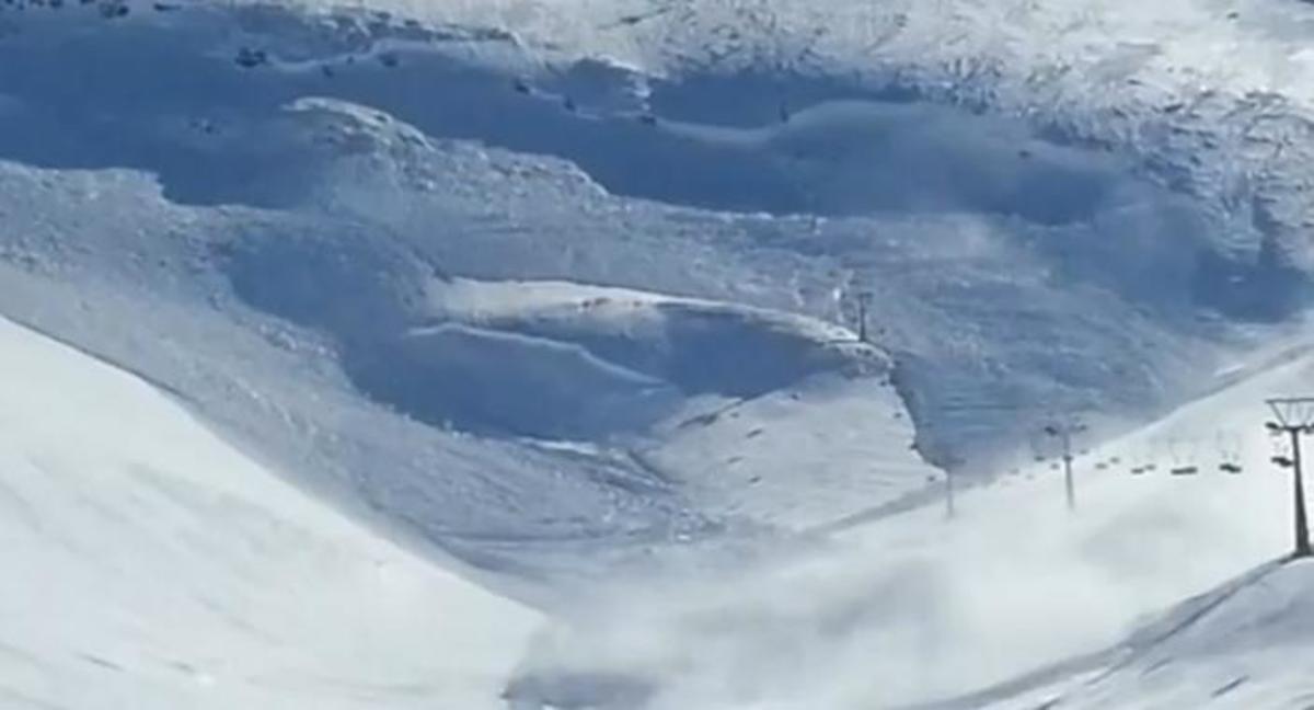 Εντυπωσιακά πλάνα από την έκρηξη χιονοστιβάδας στα Καλάβρυτα!