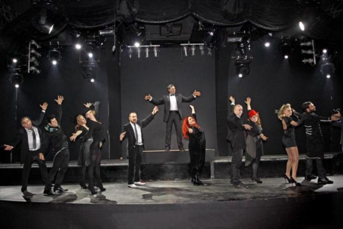 Ο Ν. Μακρόπουλος υποδέχεται στο Fix τη νέα μουσικοχορευτική παράσταση του Α. Ρήγα!