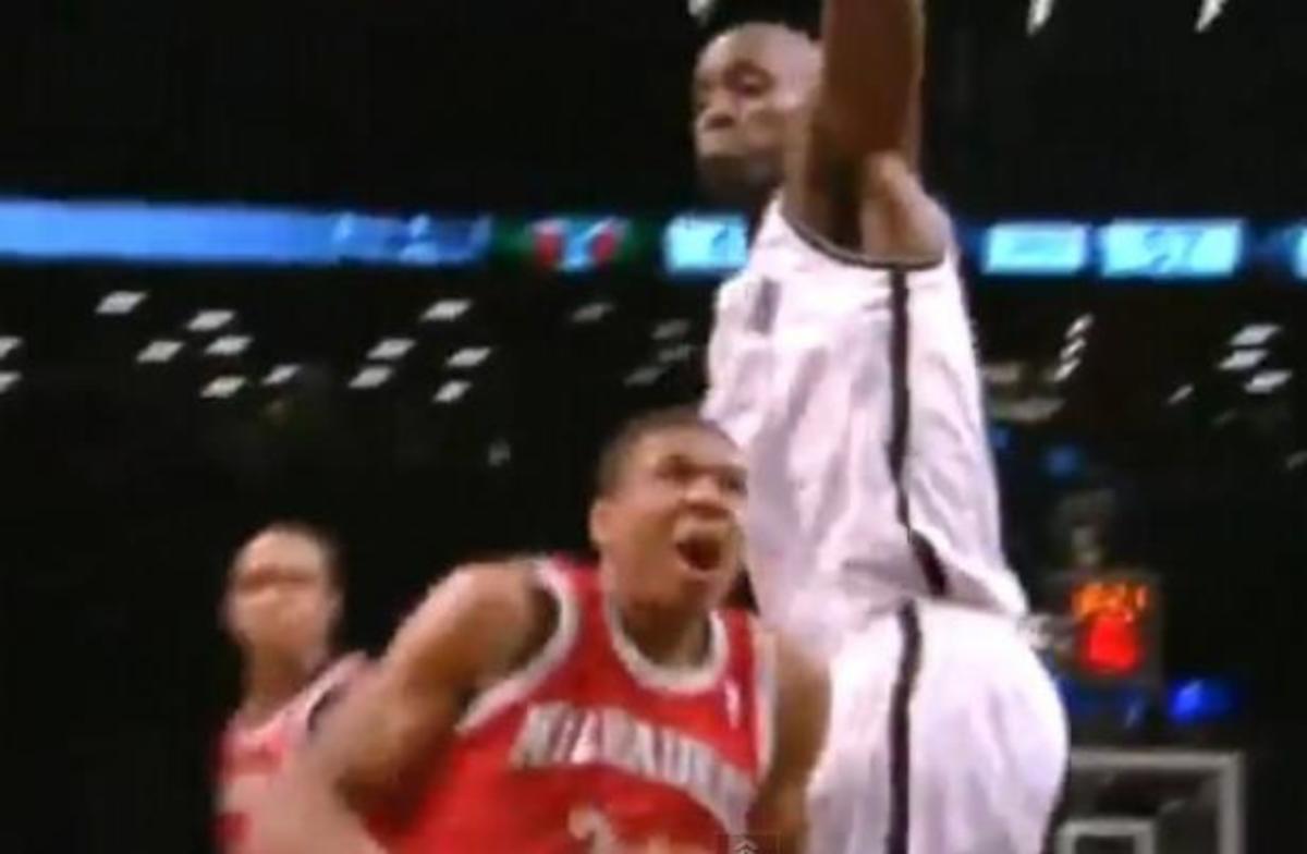 Το εντυπωσιακό κάρφωμα του Αντετοκούνμπο μπροστά στον Γκαρνέτ