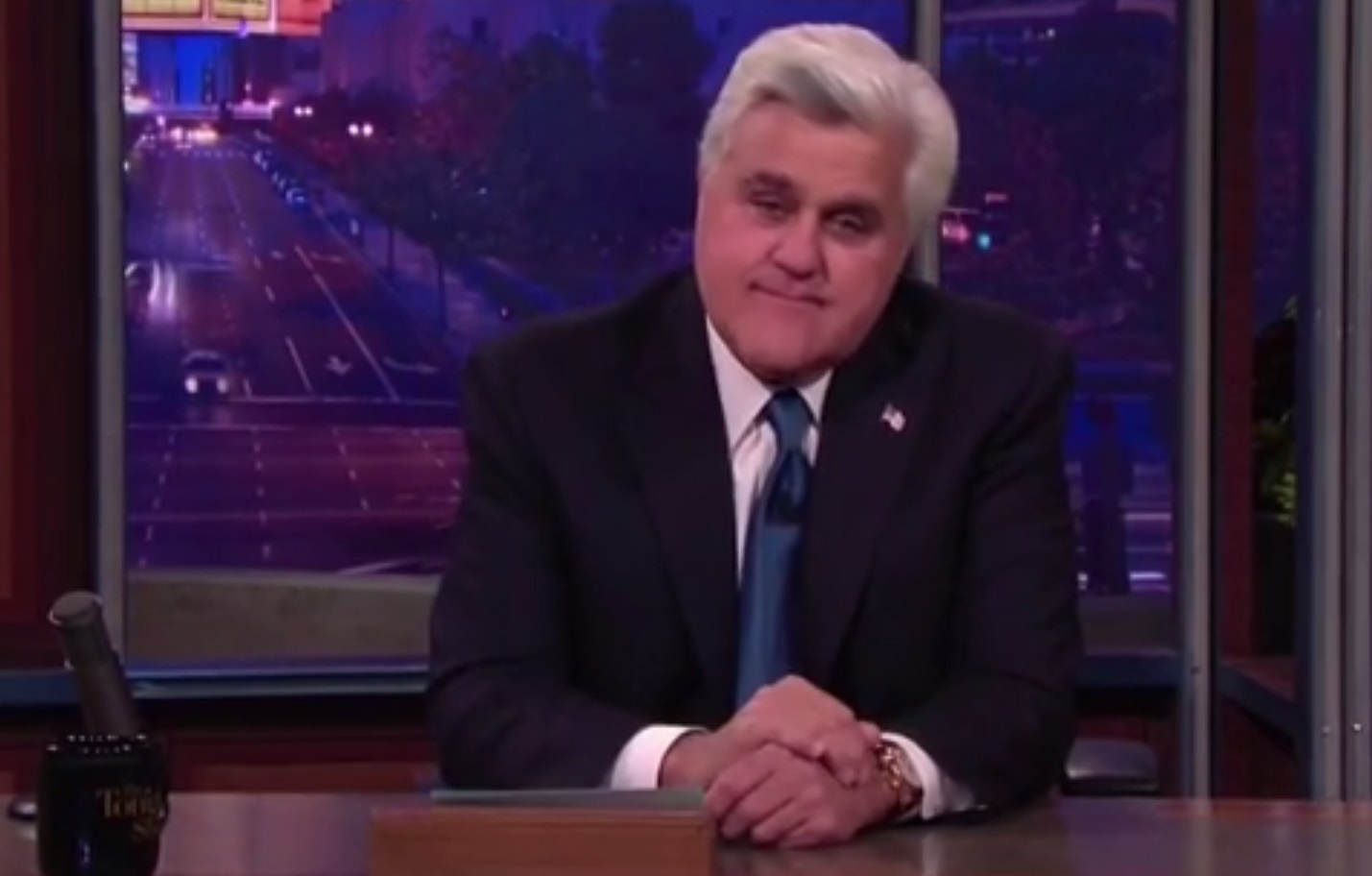 O Jay Leno αποχαιρέτησε την τηλεόραση μετά από 22 χρόνια!