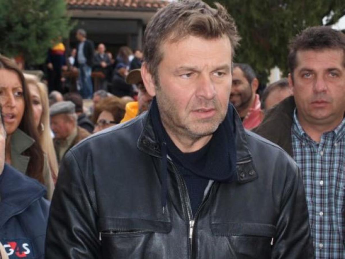 Ο Απόστολος Γκλέτσος, η πολυτελής Mercedes και οι λογαριασμοί των κινητών τηλεφώνων…