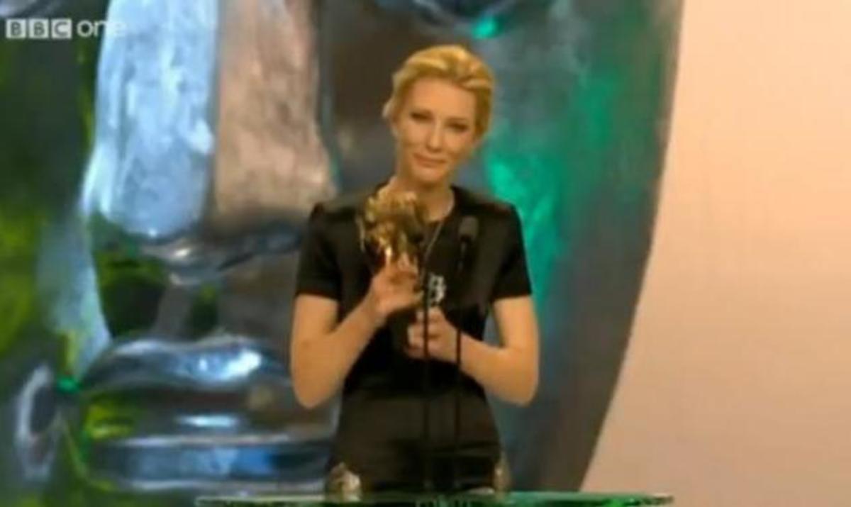 Blanchett: Συγκινημένη αφιέρωσε το βραβείο στον νεκρό Philip Seymour Hoffman!