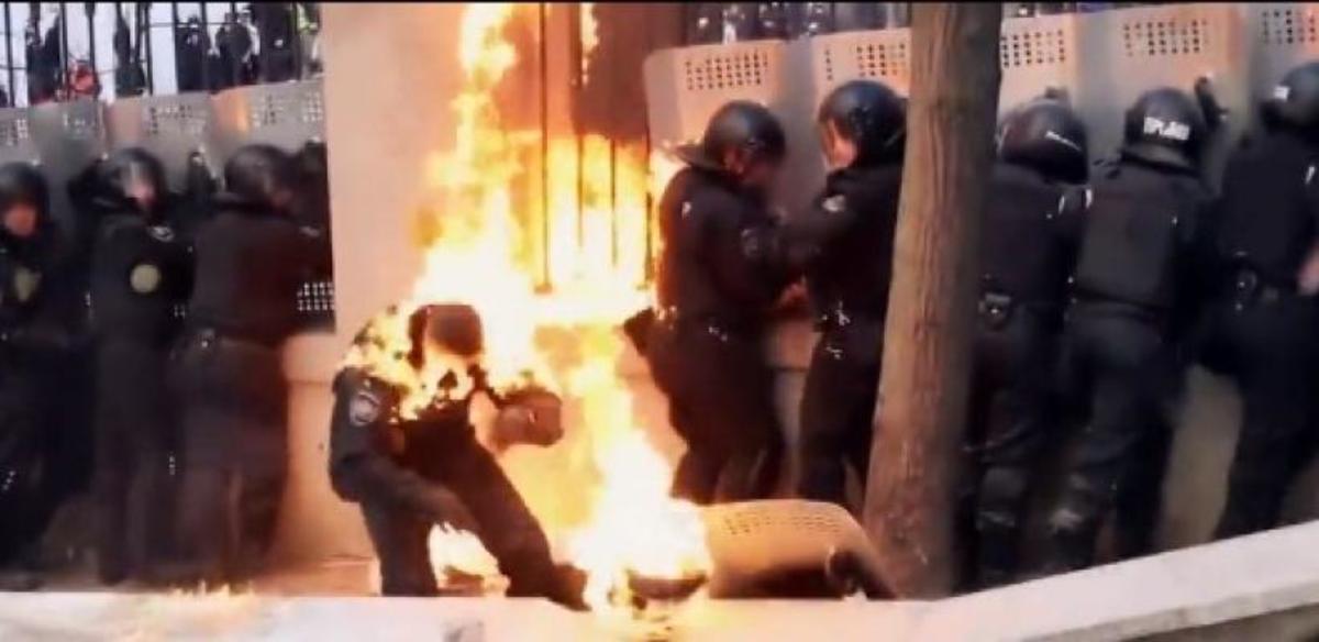 Εκπληκτικό βίντεο – Οι διαδηλώσεις στην Ουκρανία σε 5 λεπτά