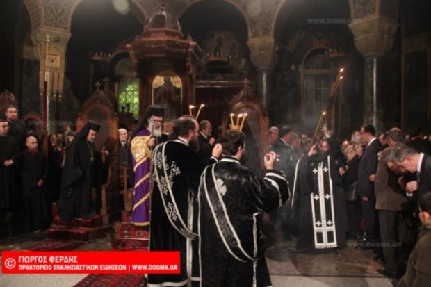 Στο Σταυρό ο Θεάνθρωπος – Συγκινητικές στιγμές στους Ι.Ναούς