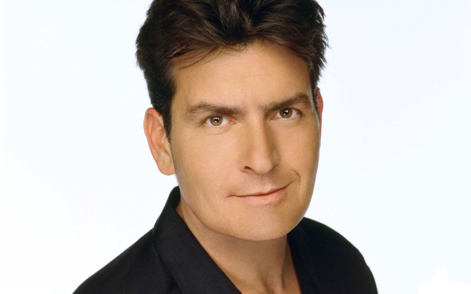 Ο Charlie Sheen σε δείπνο με την αρραβωνιαστικιά του,πρώην πορνοστάρ
