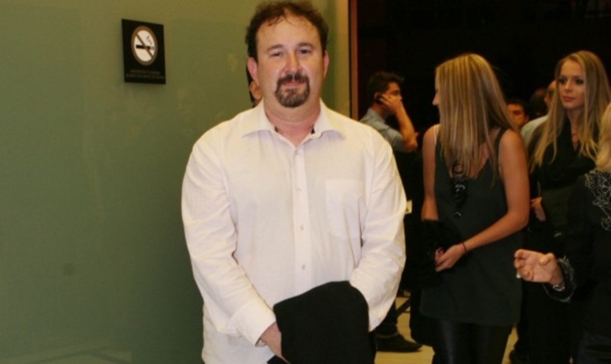 Ο Γιάννης Παπαμιχαήλ τραγουδά με τη νέα σύντροφο του… «Η αγάπη θέλει δύο»