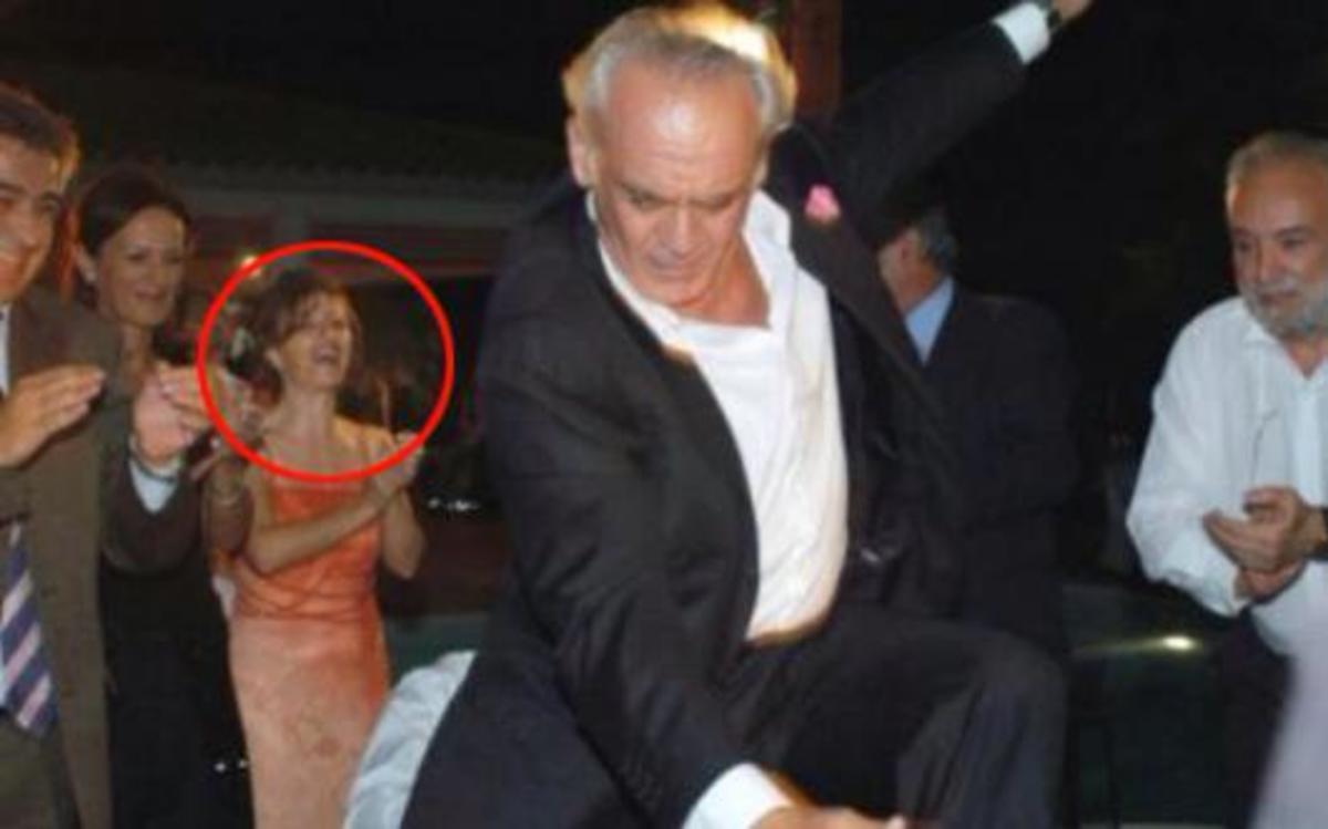 Η απάντηση της Ρένας Δούρου για τη φωτογραφία με τον Άκη Τσοχατζόπουλο