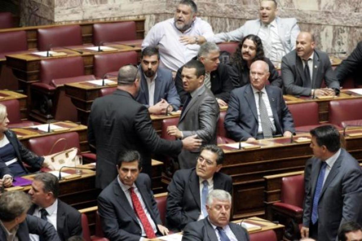 Άγριος καβγάς Τατσόπουλου – Μίχου στη Βουλή