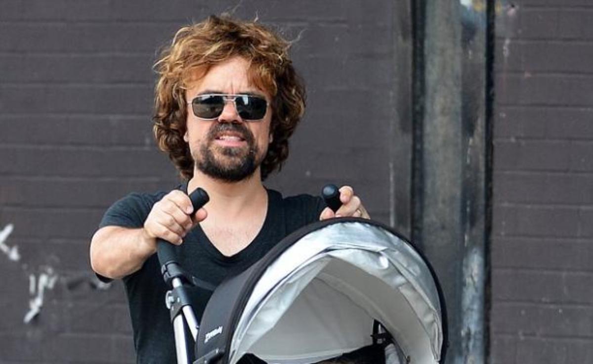 Ο Peter Dinklage βγάζει βόλτα την κόρη του στη Νέα Υόρκη