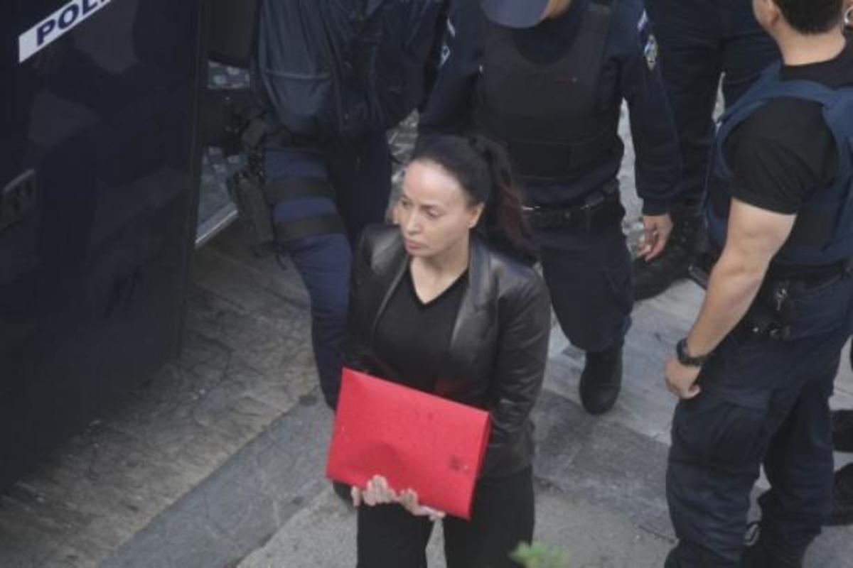 Οι βόλτες της Βίκυς Σταμάτη στο Δρομοκαϊτειο και το delivery