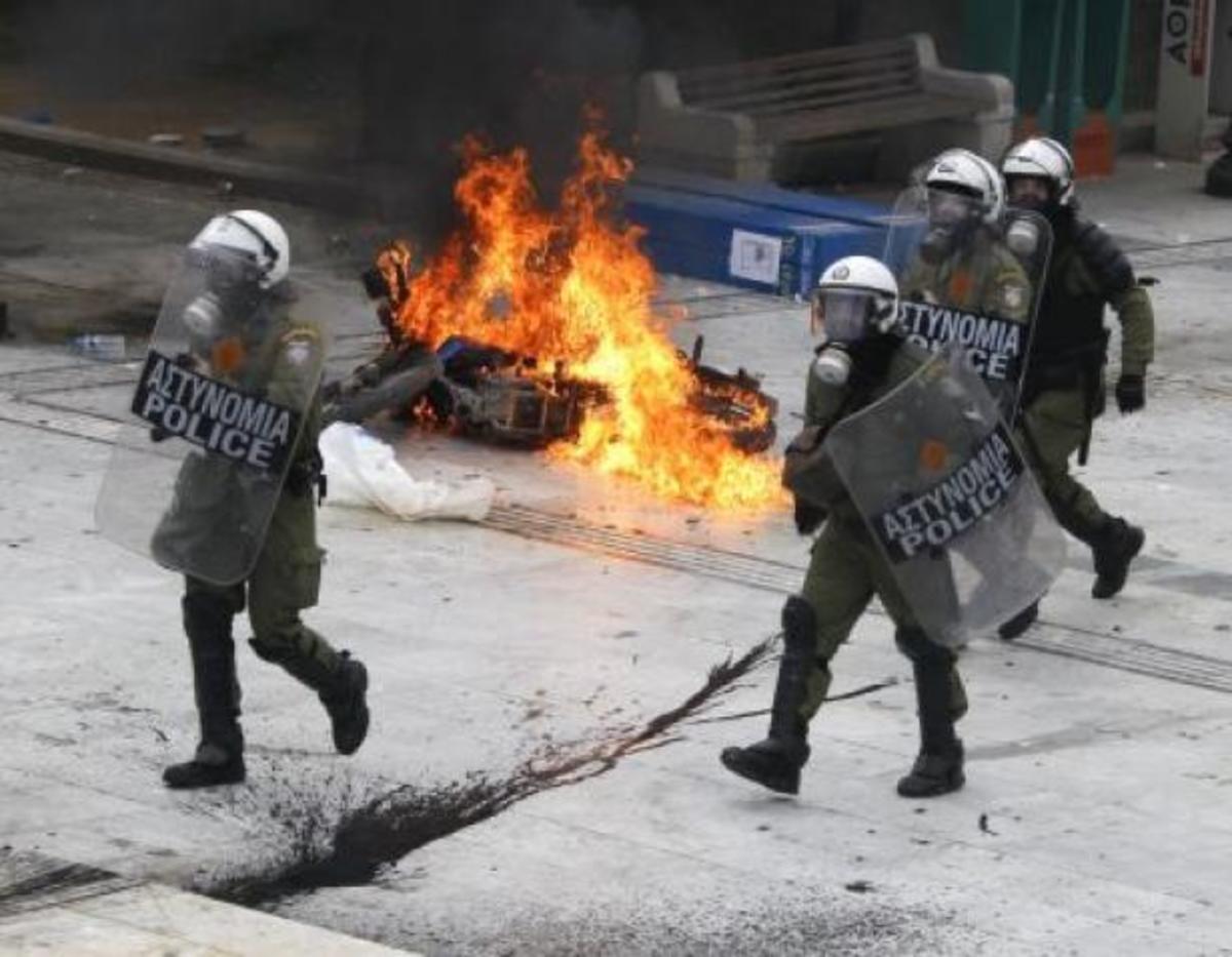 Πως μετέδωσαν τα ξένα δίκτυα την χθεσινή απεργία – 100.000 οι διαδηλωτές σύμφωνα με το Reuters