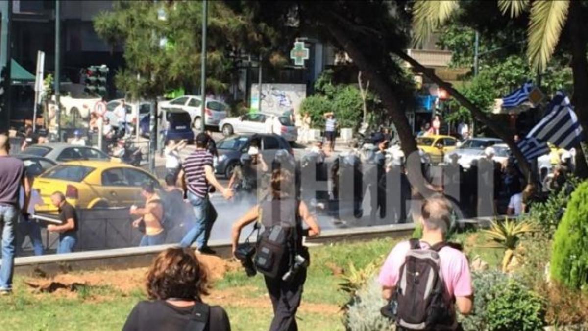 Μπουνιές, κλωτσιές και χημικά κατά την άφιξη Μιχαλολιάκου, Παππά και Λαγού στο Εφετείο