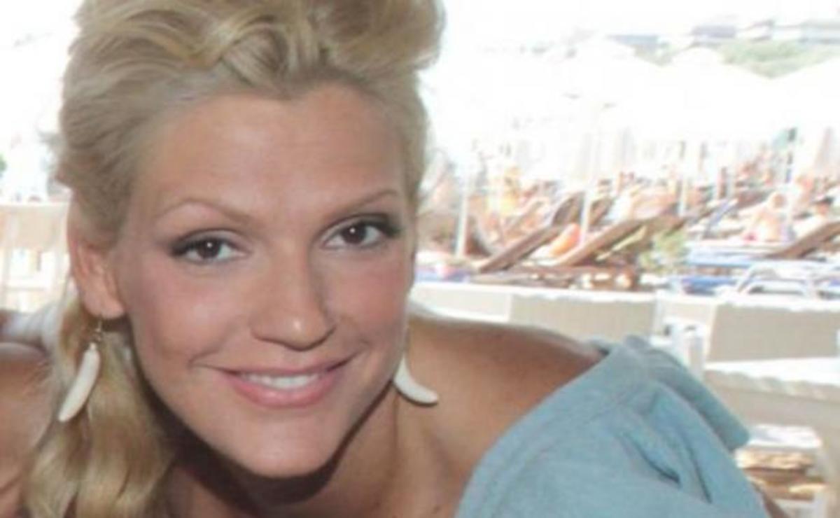 Η λαμπερή εμφάνιση της Σάσας Σταμάτη στο πάρτι του ΑΝΤ1