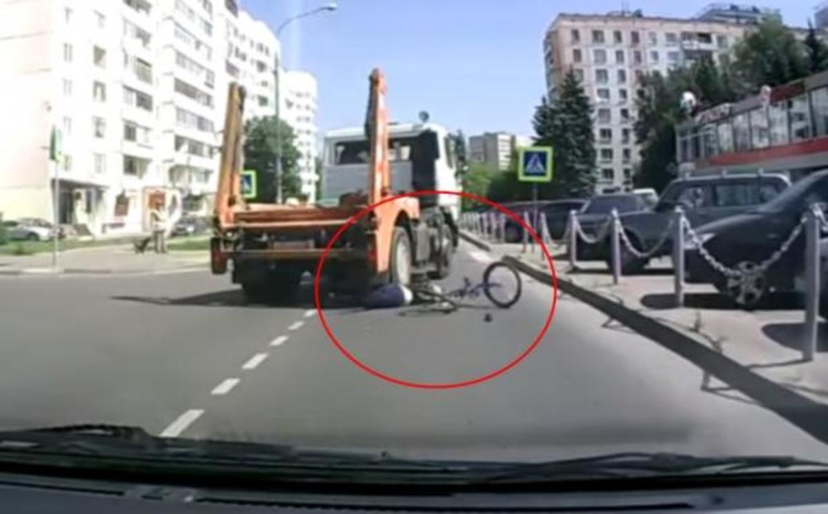 Βίντεο-σοκ: Δείτε την αντίδρασή της όταν την… πάτησε φορτηγό!