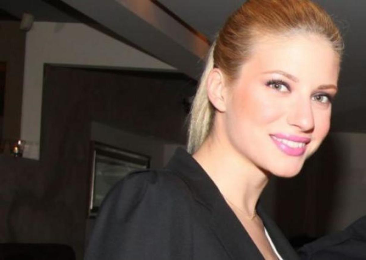 Ευαγγελία Αραβανή: Χωρίς make up και με μεμβράνη στα μαλλιά!