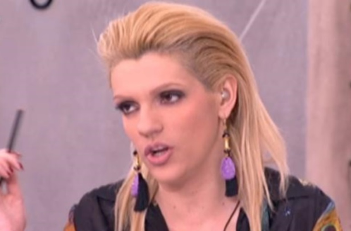 Δείτε το νέο χτένισμα της Σάσας Σταμάτη