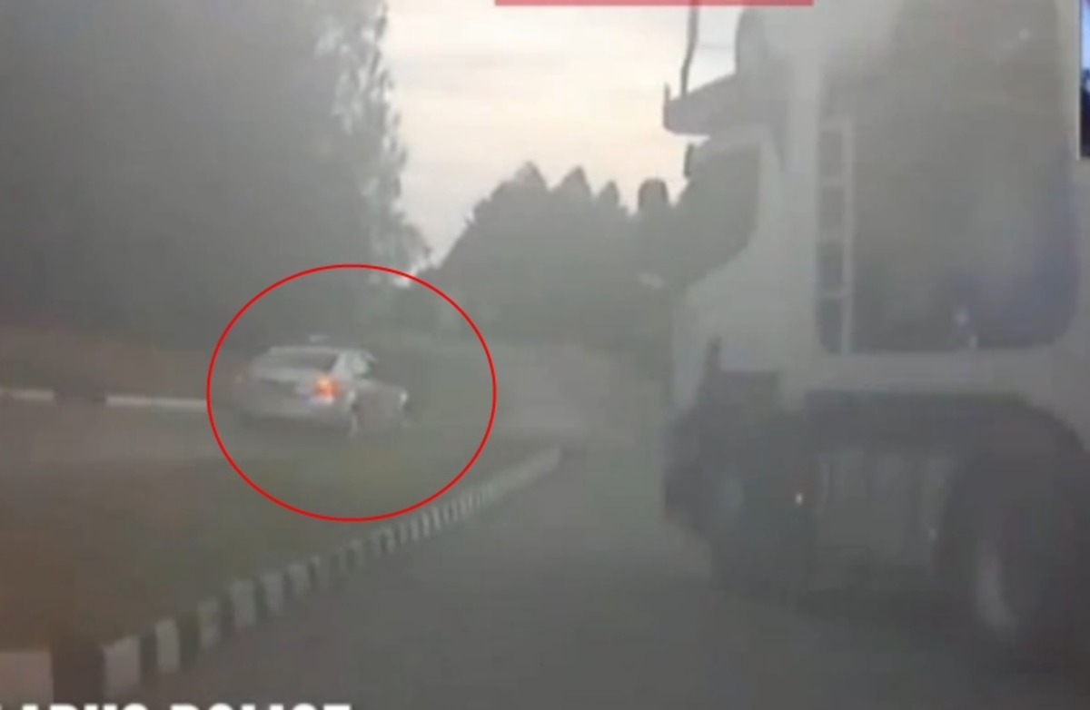 Βίντεο βγαλμένο από ταινία: Απίστευτη καταδίωξη φορτηγού σε κεντρικό δρόμο!