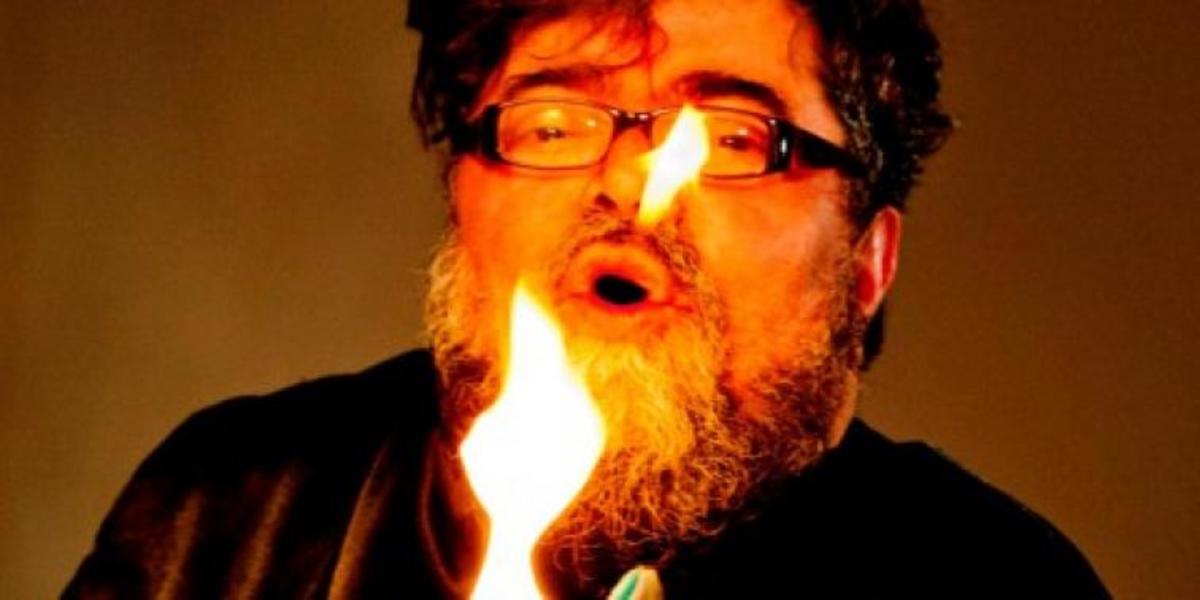 O Σταμάτης Κραουνάκης γράφει για τη Χαρούλα Αλεξίου και τις καθαρίστριες