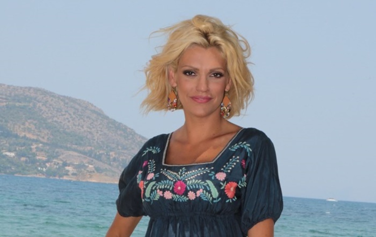Η άλλη πλευρά της Σάσας Σταμάτη: Στην Επίδαυρο για την παράσταση του Εθνικού