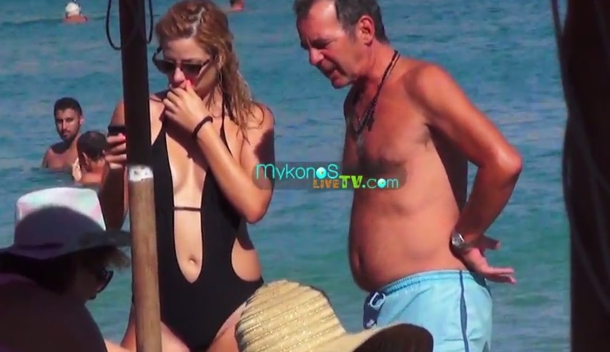 Ο Κώστας Χαριτοδιπλωμένος και η sexy σύντροφός του