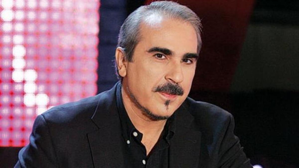 Ο Βαγγέλης Περρής διασκεδάζει σαν μικρό παιδί στη Disneyland