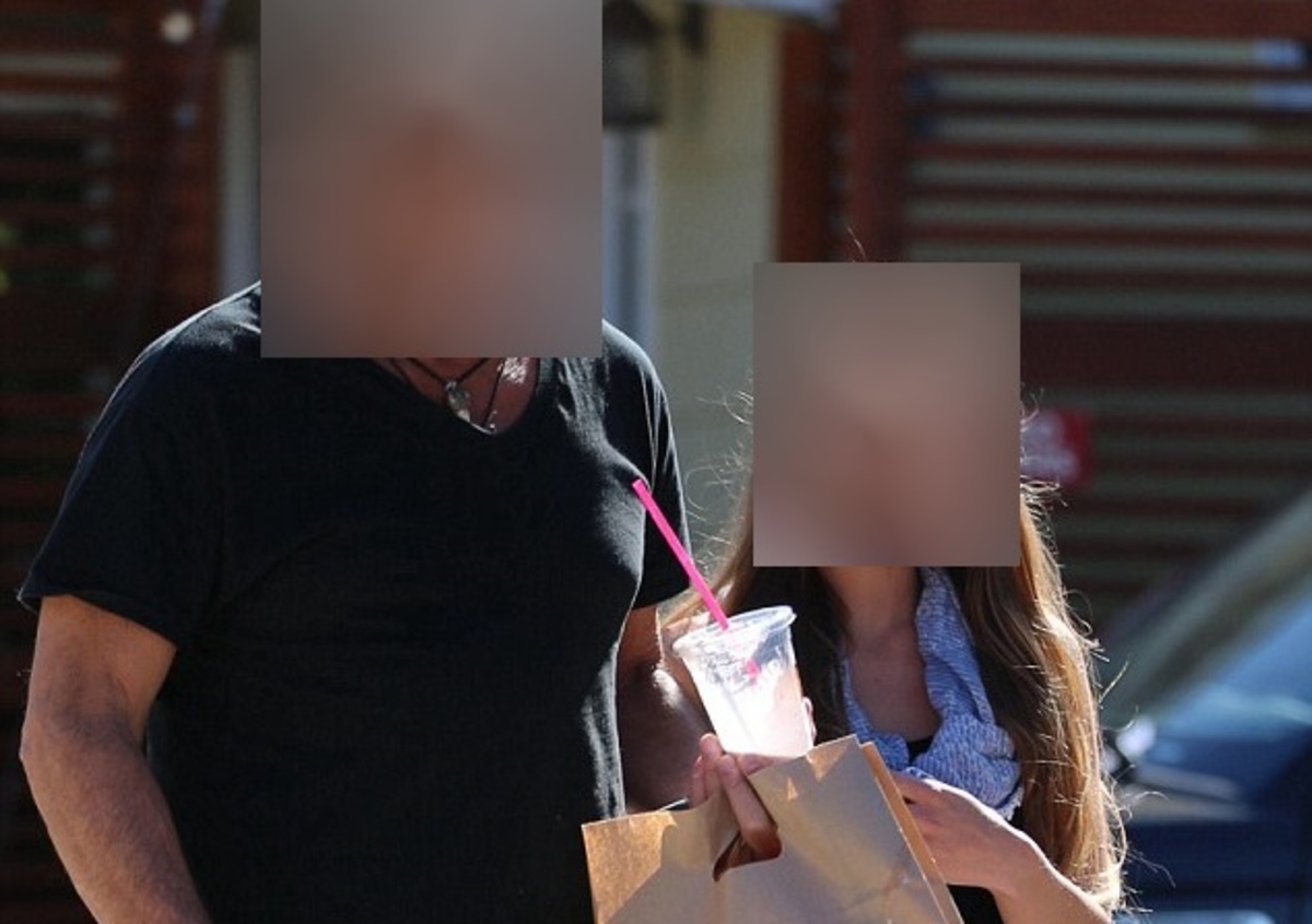 Γνωστός ηθοποιός του Χόλιγουντ έχει 39 χρόνια διαφορά με τη σύντροφο του!