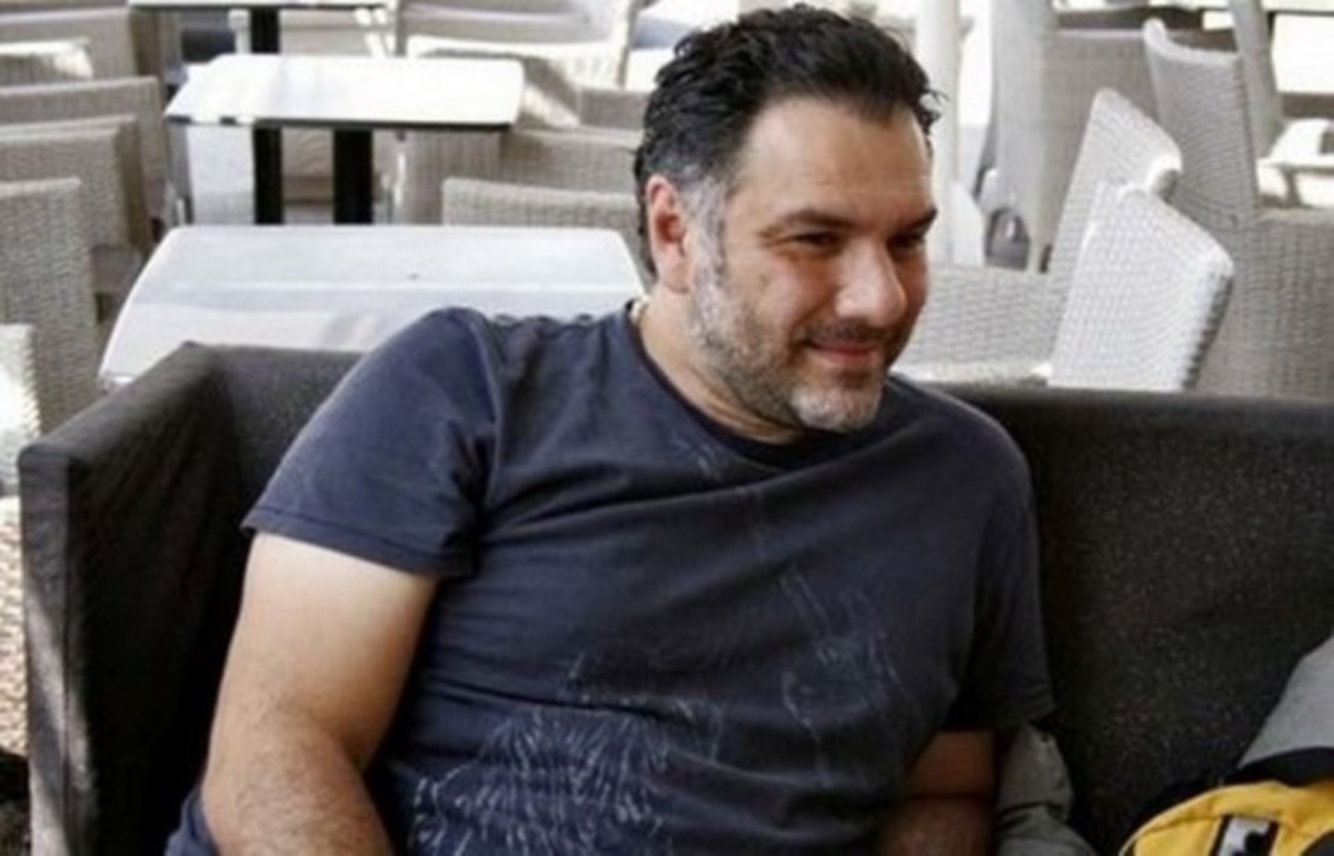 Ο Γρηγόρης Αρναούτογλου φωτογραφίζεται για….